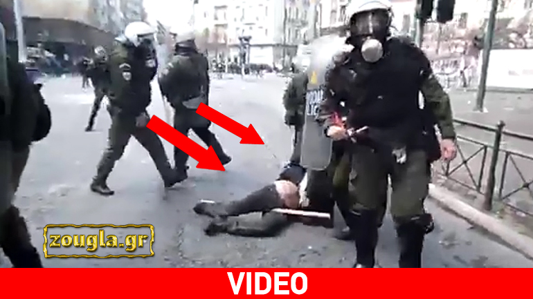 Αστυνομικοί σέρνουν αγρότη στον δρόμο