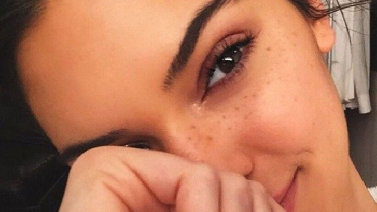 Freckletattoo: Η beauty editor του govastileto.gr σας παρουσιάζει τη νέα τάση στα tattoo