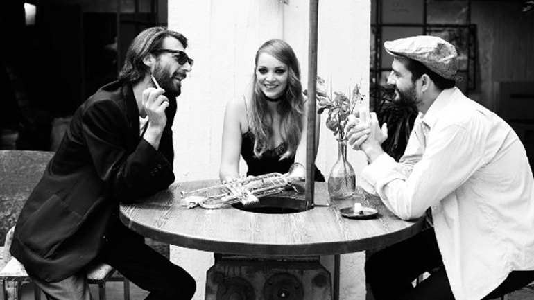 Scarlet Nights live στο café του Νομισματικού Μουσείου