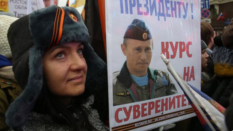 Ρωσία: Συνελήφθησαν ακτιβίστριες που διαδήλωναν έξω από το Κρεμλίνο ζητώντας «μια γυναίκα στην προεδρία»