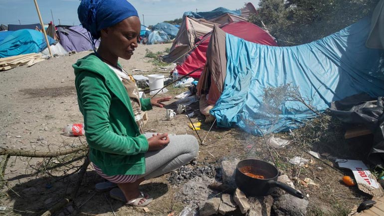 Γαλλία: Το 70% των γυναικών στους καταυλισμούς έχει υποστεί σεξουαλική βία