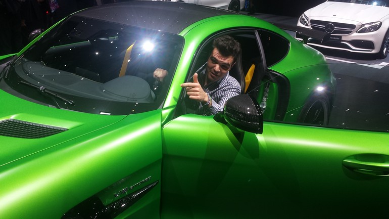 Μπήκαμε στην AMG GT R και πάθαμε την πλάκα μας!!