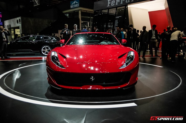 Ferrari 812 Superfast. Προκάλεσε κυριολεκτικά πάταγο στην πρεμιέρα