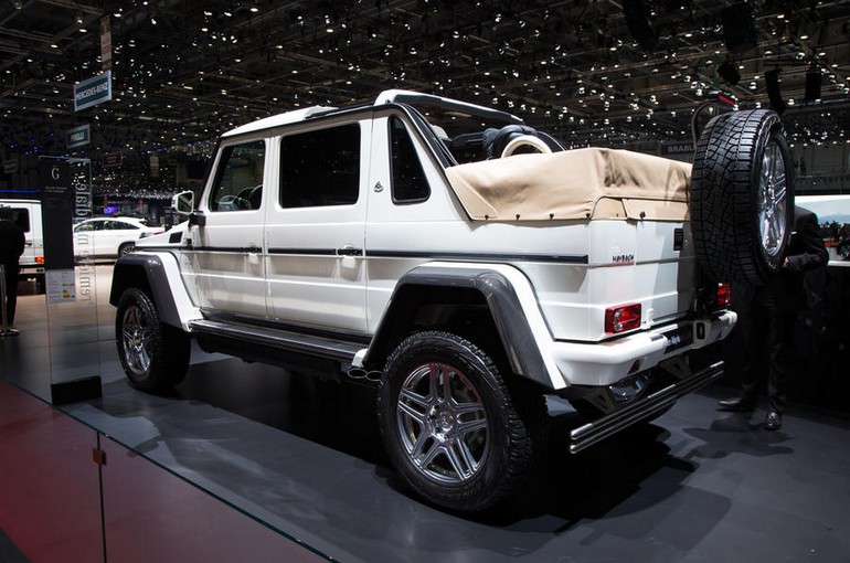 Αυτό μας άφησε με το στόμα ανοικτό. Mercedes Maybach G 650 Landaulet