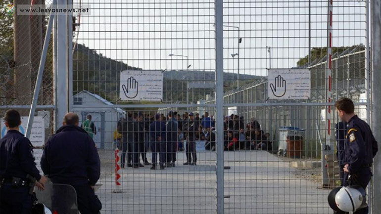 Μειώθηκε ο αριθμός των εγκλωβισμένων προσφύγων στα νησιά του βορείου Αιγαίου Μειώθηκε ο αριθμός των εγκλωβισμένων προσφύγων στα νησιά του βορείου Αιγαίου