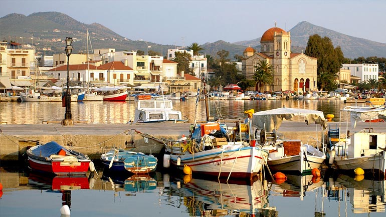 Έμεινε ακυβέρνητο ανοικτά της Αίγινας