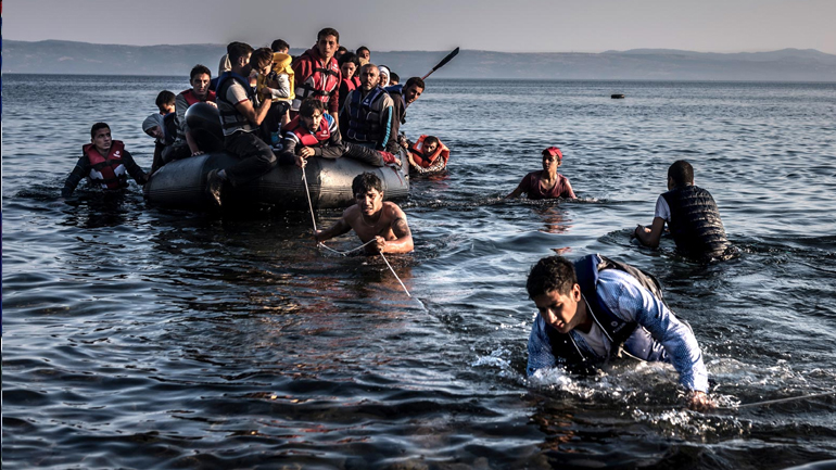 Guardian: Πού πήγαν τα ευρωπαϊκά κονδύλια που δόθηκαν στην Ελλάδα για τους πρόσφυγες;