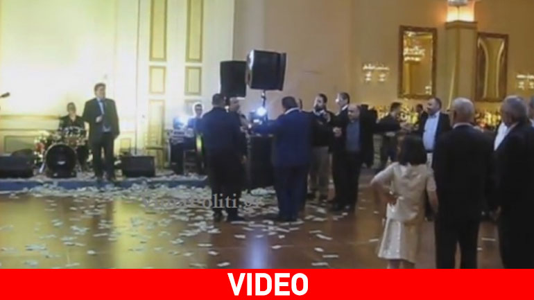 Ποιο ΔΝΤ, να κρατικοποιηθεί ο Σαλέας… Έβρεξε δολάρια στον χορό των Ευρυτάνων της Αμερικής