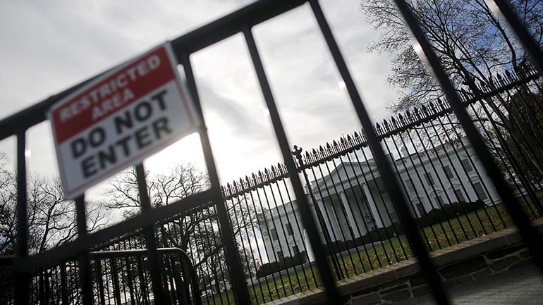 Τραμπ: «Ο εισβολέας στον Λευκό Οίκο ήταν ένας άνδρας με νοητικά προβλήματα»