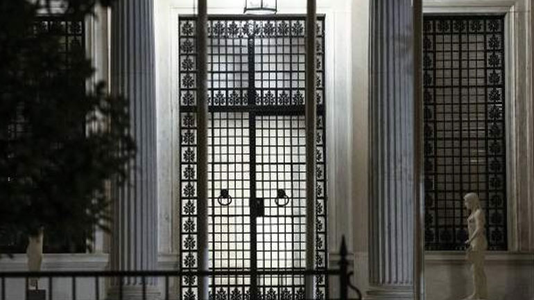 Μαξίμου: Ζητούνται απαντήσεις για την Novartis