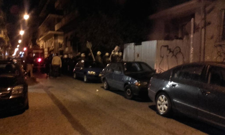 Eικόνες από την επιχείρηση στην Αλκιβιάδου