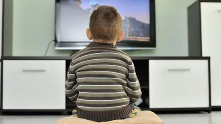 Πότε μπορεί ένα παιδί να ξεκινήσει να βλέπει τηλεόραση;