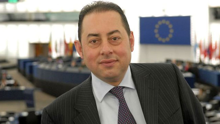 Επίτιμος δημότης Αθήνας ο Τζιάνι Πιτέλα