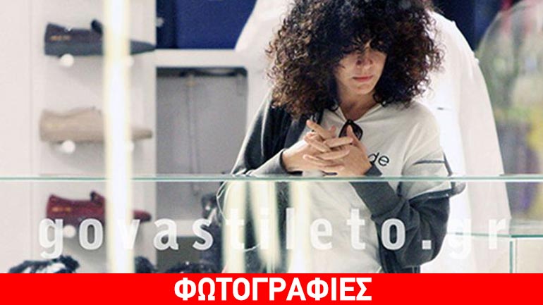 Μαρία Σολωμού: Κάνει τις αγορές της με καυτό σορτς και διχτυωτό καλσόν