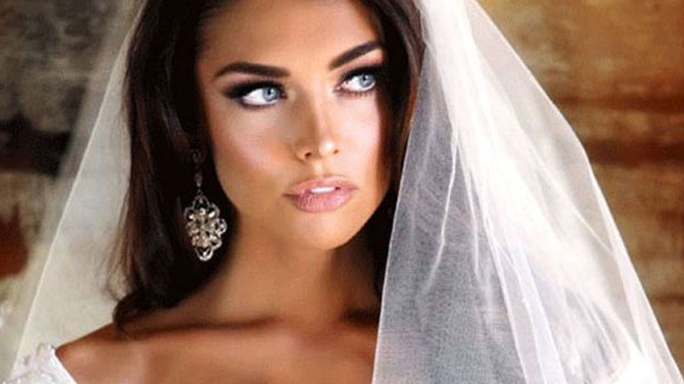 Νυφικό μακιγιάζ: Όλα όσα πρέπει να γνωρίζετε από την beauty editor του govastileto.gr