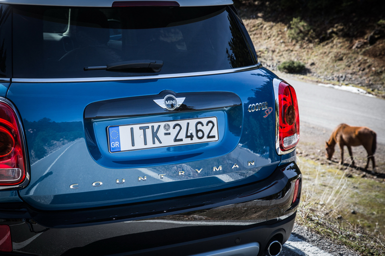 Το πίσω μέρος έχει αλλάξει σε σχέση με την απερχόμενη γενιά...