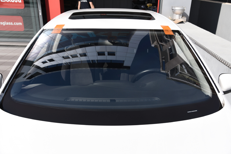 Το καινούργιο παρ-μπριζ έχει αντικατασταθεί. Αν στην ασφάλεια του αυτοκινήτου σας έχετε προσθέσει τη θραύση κρυστάλλων δεν θα επιβαρυνθείτε με ούτε ένα ευρώ...