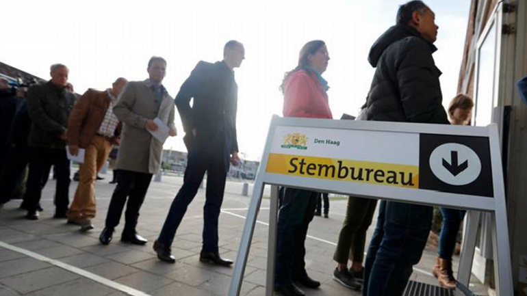 Deutsche Welle: Το γλυκό δηλητήριο του λαϊκισμού