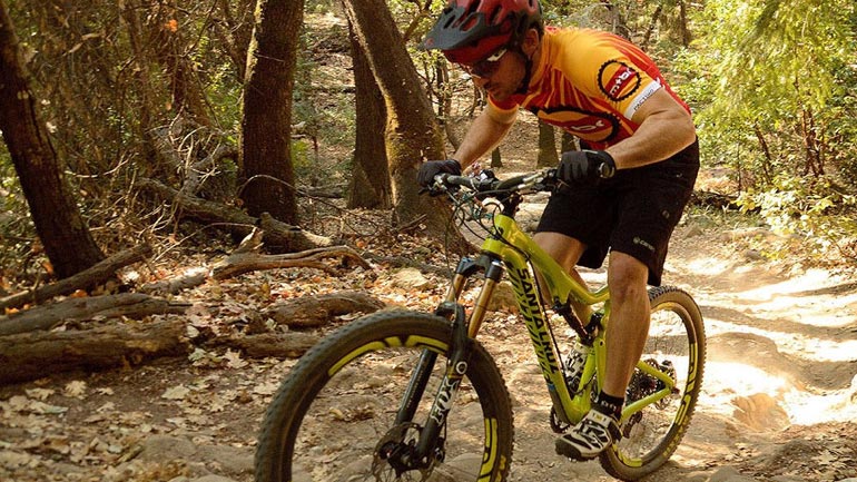 Αχαΐα: Νύχτα τρόμου για δύο ποδηλάτες που χάθηκαν στο βουνό