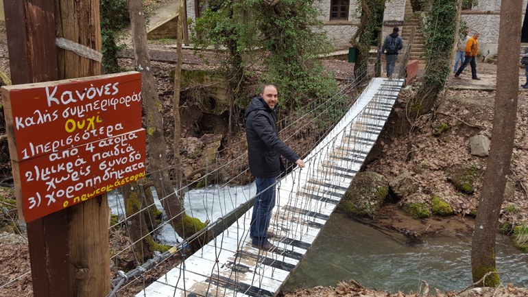 Βόλτα στη φύση, λίγο έξω από το χωριό Παύλιανη. Στην φωτογραφία ο επικεφαλής της MINI στην Ελλάδα Μάνος Δρακωτός...
