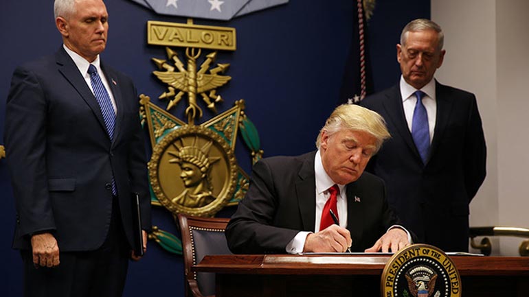 Η κυβέρνηση Τραμπ άσκησε έφεση στην απόφαση αναστολής του δεύτερου αντιμεταναστευτικού διατάγματος