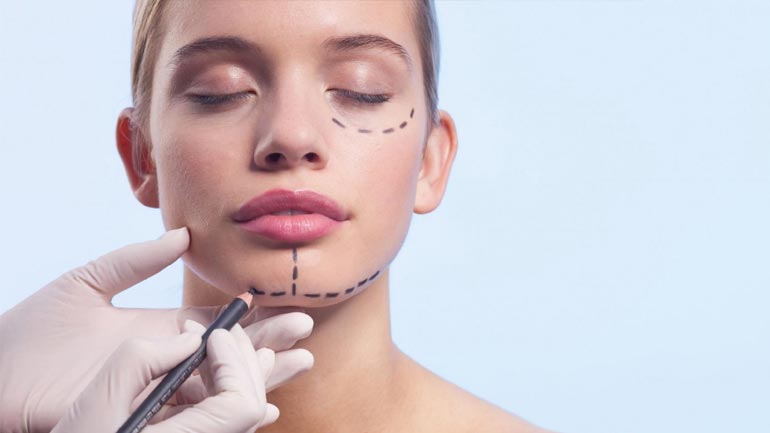 ΗΠΑ: Ποσό ρεκόρ 15 δισ. δολαρίων σε κοσμητικές πλαστικές επεμβάσεις