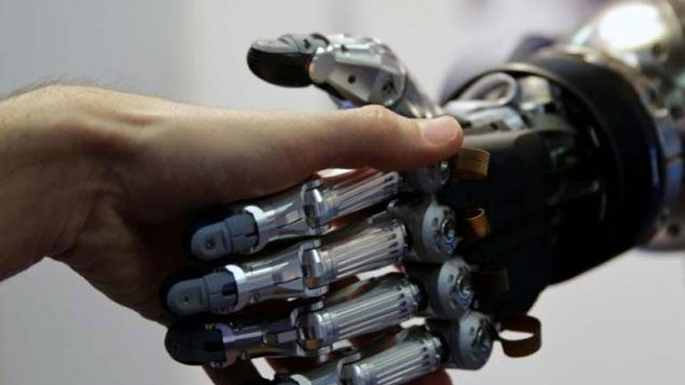 Ρομπότ βάφει, πλένει ψηλά κτίρια και… συμφέρει