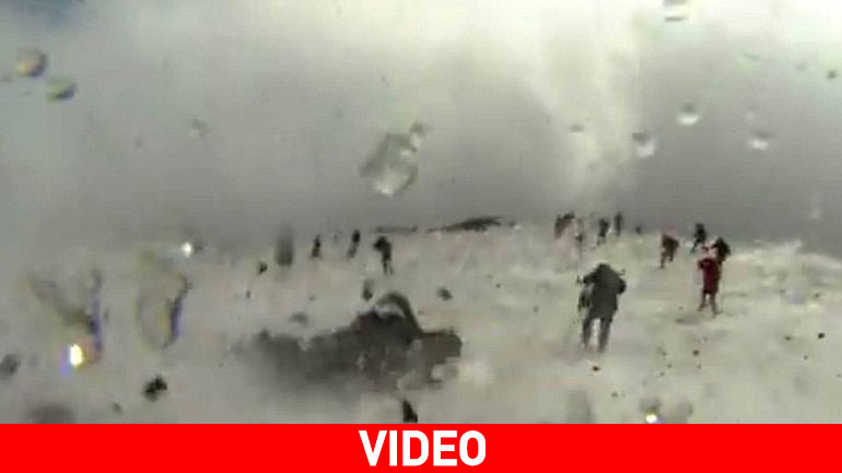 H έκρηξη του ηφαιστείου της Αίτνας που τραυμάτισε τουρίστες και τη δημοσιογραφική αποστολή του BBC