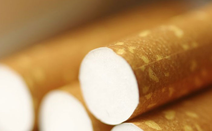 Μάνα και κόρη διακινούσαν λαθραία τσιγάρα