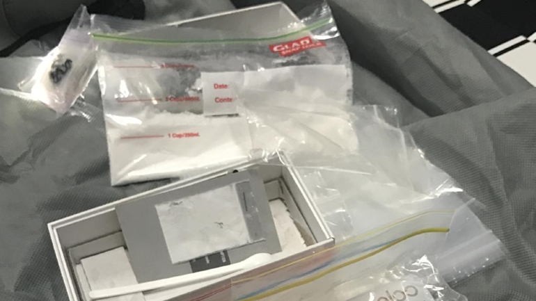 Με χειροπέδες πατέρας και γιος στην Κύπρο για ναρκωτικά