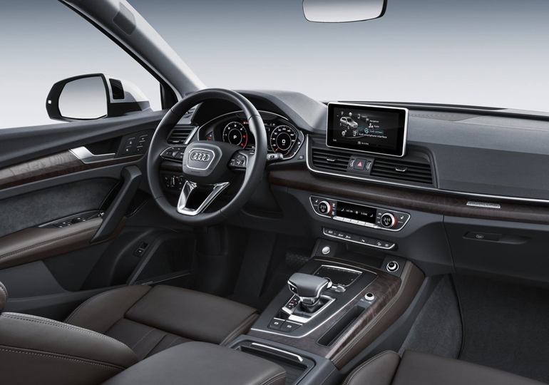 Άπλετοι χώροι που δεν το περιμένεις στο Audi Q5 το οποίο εντυπωσιάζει...