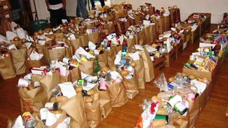 Διανομή τροφίμων σε δικαιούχους ΤΕΒΑ από τον Δήμο Κορδελιού-Ευόσμου