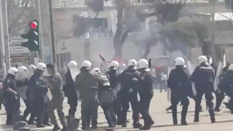 Στον εισαγγελέα οι δύο από τους τρεις συλληφθέντες στην αντιφασιστική συγκέντρωση