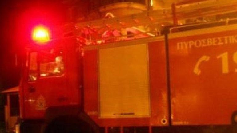 Πυρκαγιά στον προαύλιο χώρο εργοστασίου στα Οινόφυτα Βοιωτίας