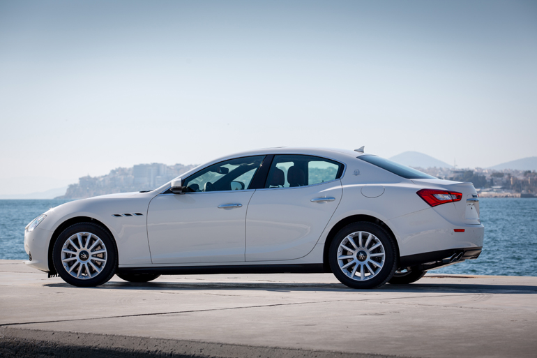 Σχεδόν τα πέντε μέτρα φτάνει το μήκος του ιταλικού μοντέλου...