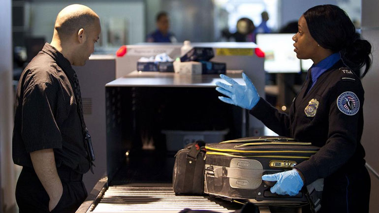 Χωρίς ηλεκτρονικές συσκευές οι επιβάτες από τη Μέση Ανατολή στις ΗΠΑ