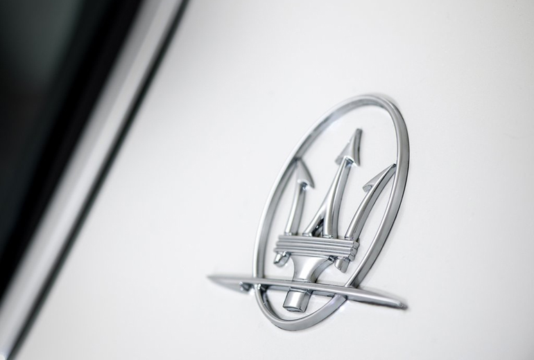 Η τρίαινα στο λογότυπο της Maserati που ιδρύθηκε το 1914 είναι το παραδοσιακό σύμβολο της Μπολόνια...