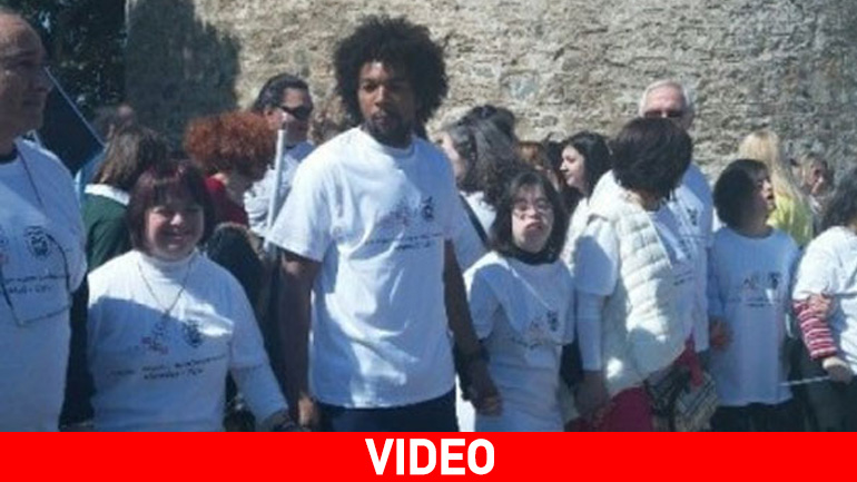 Μια αγκαλιά έγινε ο Λευκός Πύργος για την Παγκόσμια Ημέρα Συνδρόμου Down