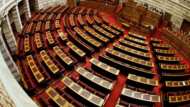 Αντιπαράθεση στη Βουλή για τη διαπραγμάτευση και τη ΔΕΗ