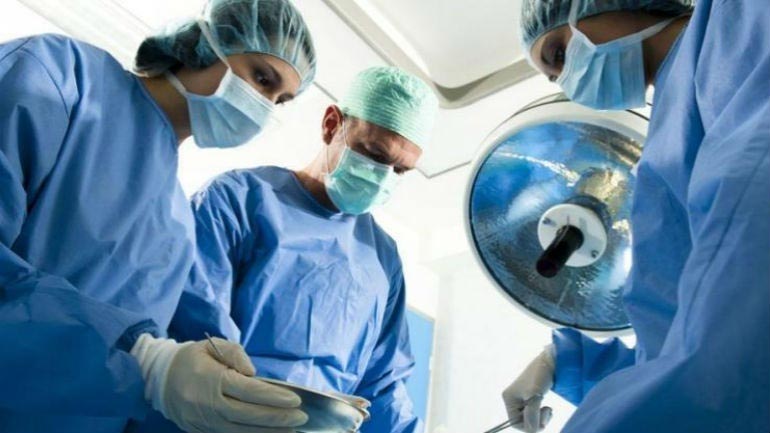 Καλαμάτα: Καταδικάστηκε ορθοπεδικός που χειρούργησε λάθος ισχίο και η ασθενής πέθανε