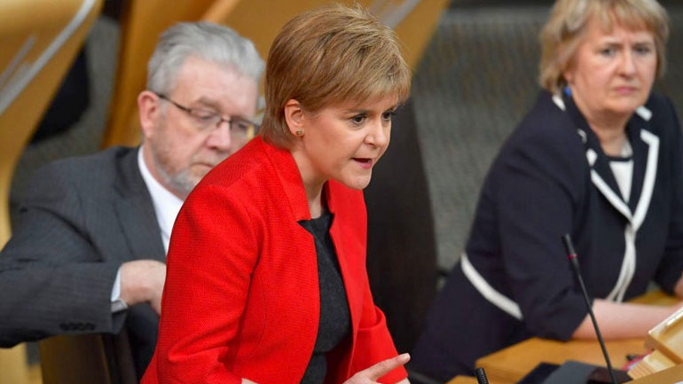 Σκωτία: Το Κοινοβούλιο διέκοψε τη συνεδρίασή του για το δημοψήφισμα