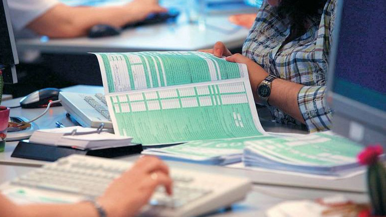 Το 8% των Ελλήνων φορολογουμένων πληρώνει σχεδόν το 70% των φόρων