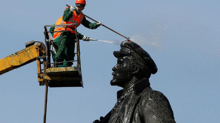 Η Ρωσία ξεπληρώνει και το υπόλοιπο των σοβιετικών δανείων