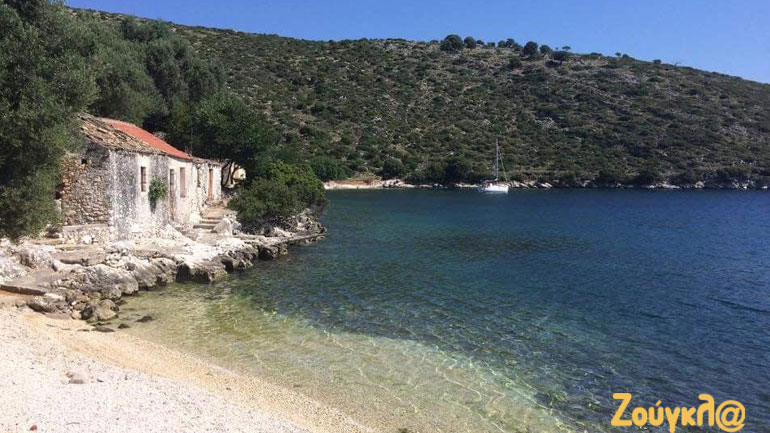 H παραλία Αγία Σοφία στα Κομιτάτα