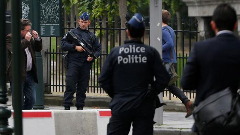 Αμβέρσα: Άνδρας προσπάθησε να πέσει πάνω σε πολίτες με αυτοκίνητο Αμβέρσα: Άνδρας προσπάθησε να πέσει πάνω σε πολίτες με αυτοκίνητο