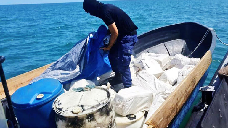 Κολομβία: 2,7 τόνοι κοκαΐνη κατασχέθηκαν στα ανοικτά του Ισημερινού και της Κόστα Ρίκα