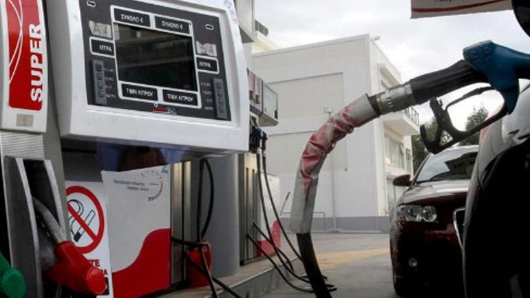 Πέντε συλλήψεις για διακίνηση νοθευμένων καυσίμων σε πρατήρια της Αττικής