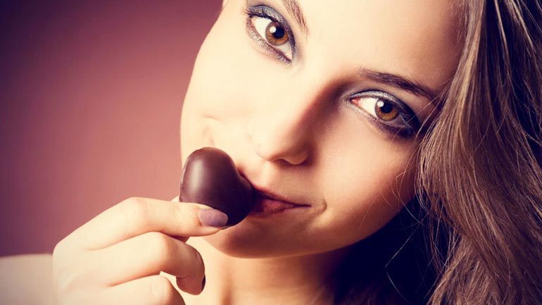 Σοκολάτα: Επτά επιστημονικοί λόγοι που «επιβάλλουν» την κατανάλωσή της
