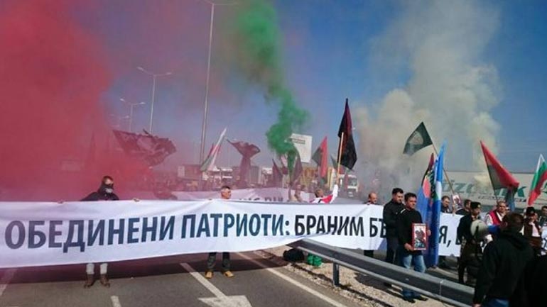 Βουλγαρία: Μπλόκα στα σύνορα για να μην περάσουν τα λεωφορεία με ψηφοφόρους της τουρκικής μειονότητας