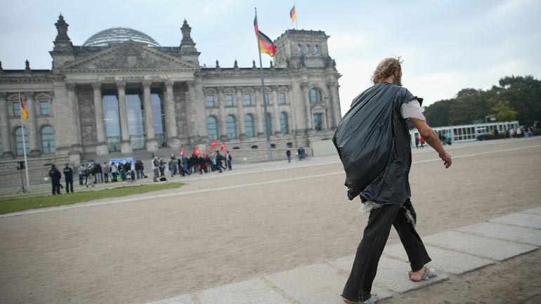 Γερμανία: Οι πλούσιοι γίνονται πλουσιότεροι και οι φτωχοί φτωχότεροι, τεκμηριώνει έκθεση του υπουργείου Εργασίας